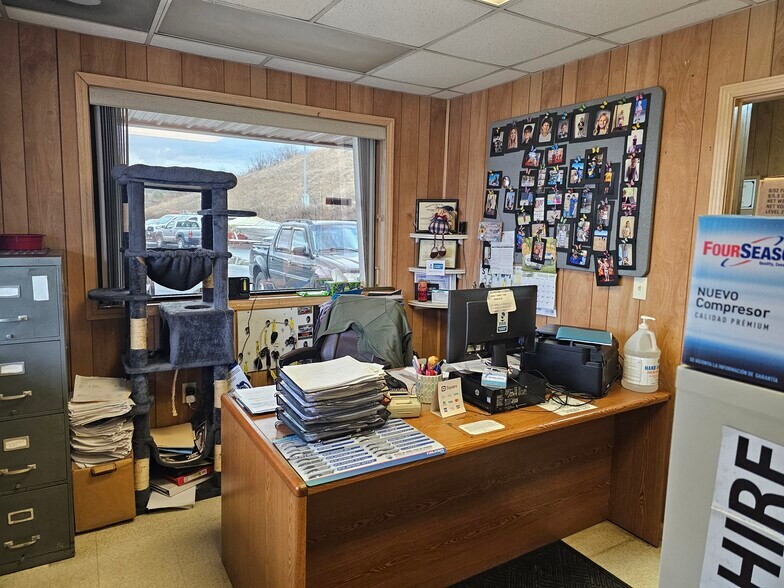 More Photos Of 130 Progress Way NE, Norton Service For Sale