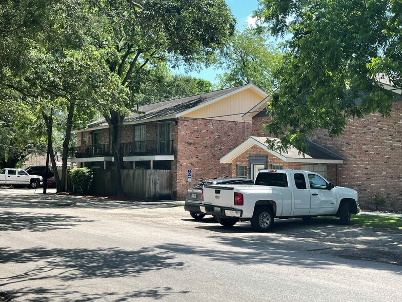 More Photos Of 310 Waco Ave, League City Apartments For Sale