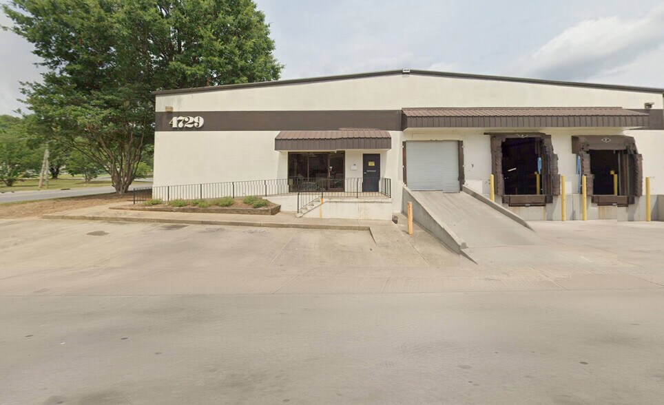 More Photos Of 4729 Dwight Evans Rd, Charlotte Warehouse For Sale