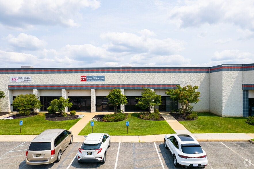 More Photos Of 500-514 Interchange Blvd, Newark Unknown For Lease