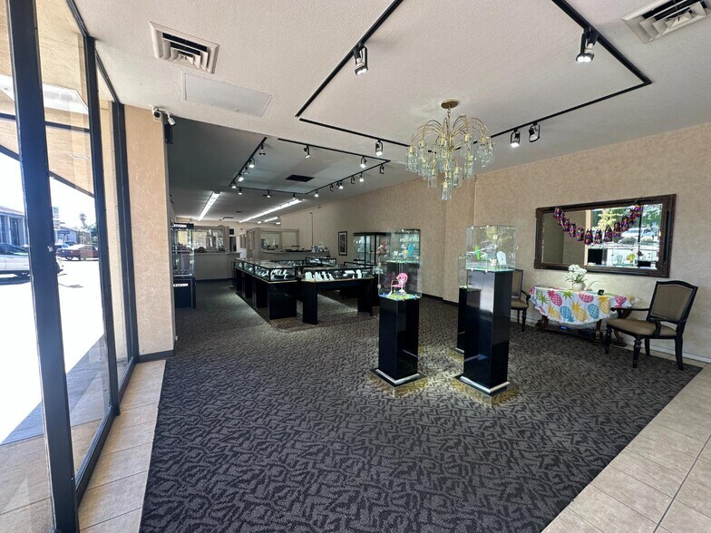 More Photos Of 123-125 S School St, Lodi Storefront For Sale