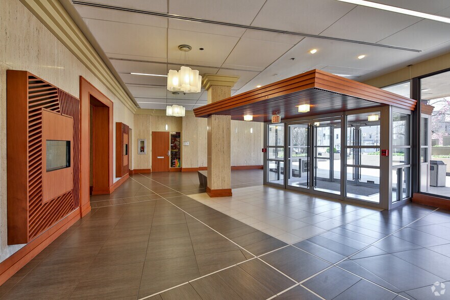 More Photos Of 6930 Carroll Ave, Takoma Park Office For Lease