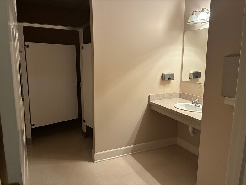 More Photos Of 1880 W City Dr, Elizabeth City Medical For Sale