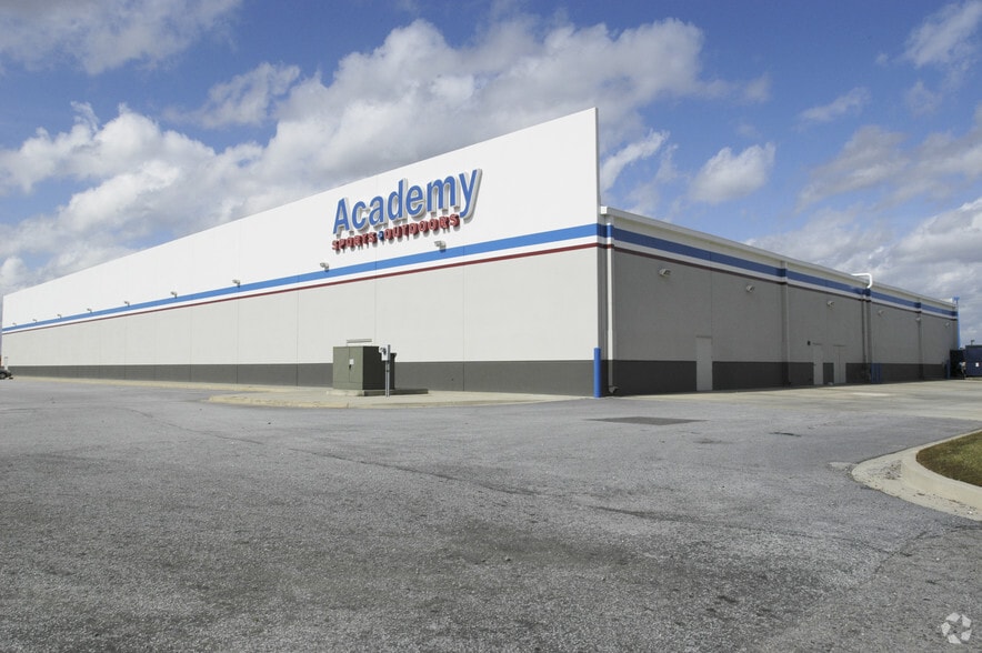 More Photos Of 1689 Eisenhower Pky, Macon-Bibb General Retail For Sale