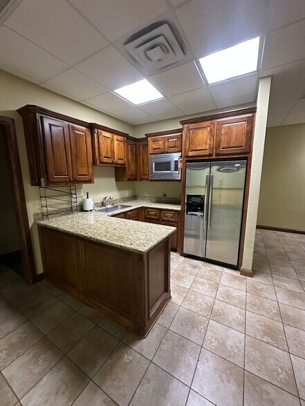 More Photos Of 309 N Main St, Kingfisher Freestanding For Lease