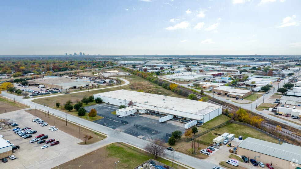 Primary Photo Of 4233 Janada St, Haltom City Warehouse For Lease