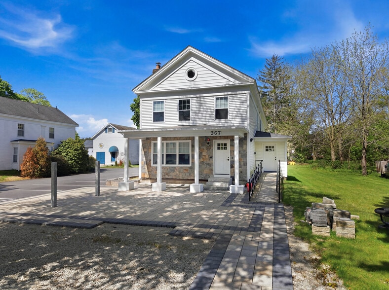 More Photos Of 367 Main St, Oxford Office For Sale