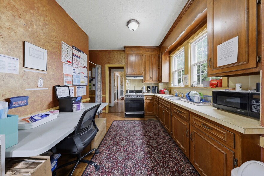 More Photos Of 18697 Forest Rd, Lynchburg Office For Sale