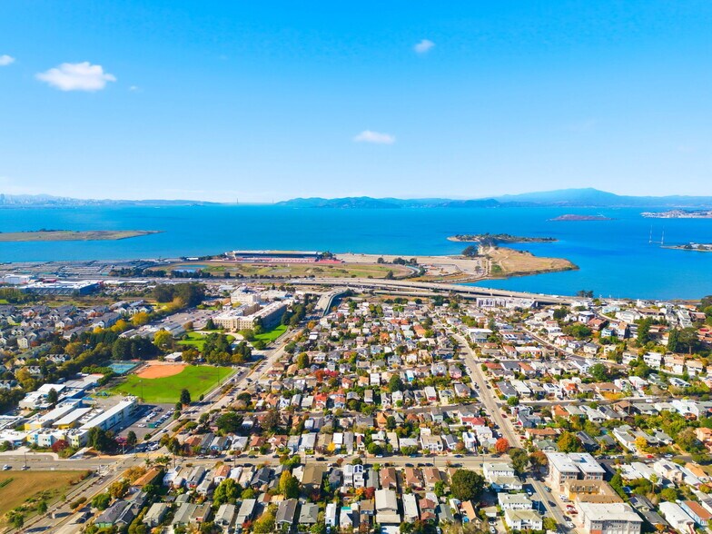 More Photos Of 930 Kains Ave, Albany Apartments For Sale