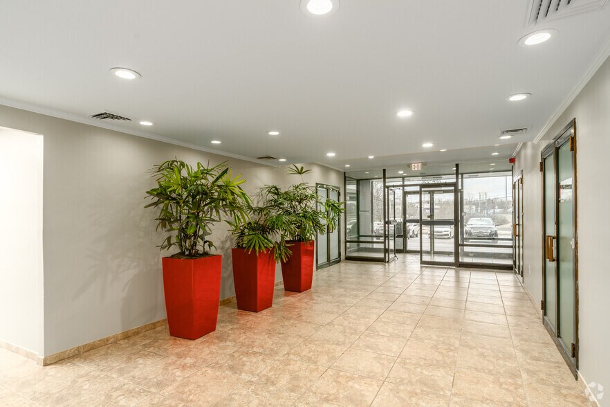 More Photos Of 540 Pennsylvania Ave, Fort Washington Office For Lease