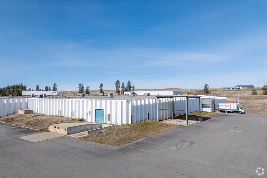 More Photos Of 1500 W 1st St, Cheney Light Manufacturing For Lease