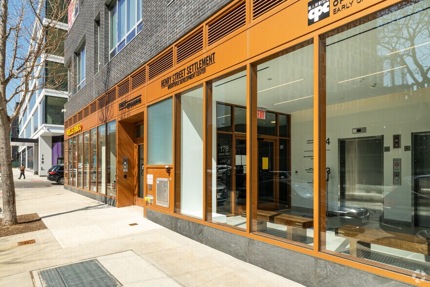 More Photos Of 128 Clinton St, New York Office For Lease