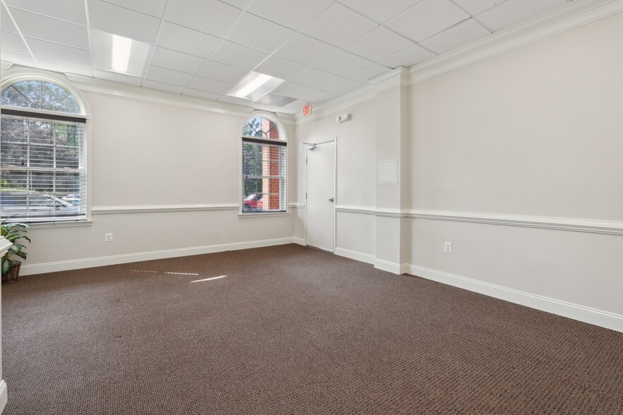 More Photos Of 1680 E Gude Dr, Rockville Office Residential For Lease
