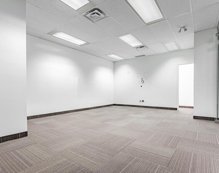 More Photos Of 2180 Meadowvale Blvd, Mississauga Office For Sale