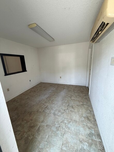 More Photos Of 1155 NE 17th Rd, Ocala Warehouse For Lease