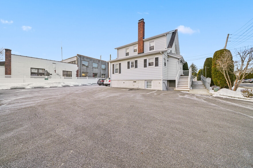 More Photos Of 118 Columbus Ave, Valhalla Office Residential For Lease