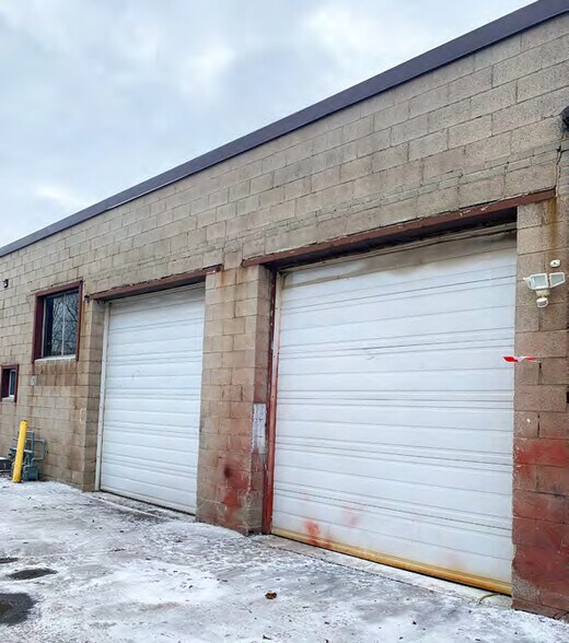 More Photos Of 2084 Speers Rd, Oakville Warehouse For Sale