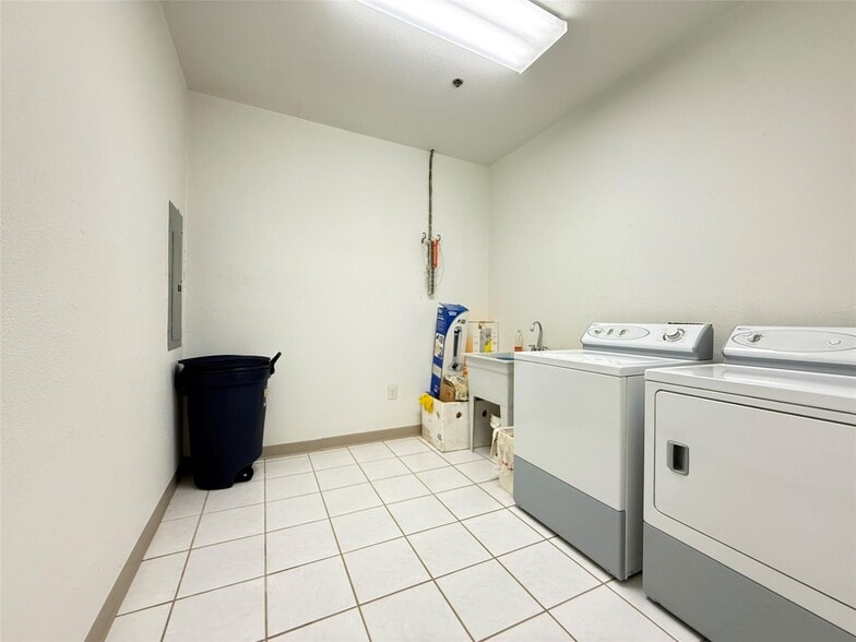 More Photos Of 5208 Village Creek Dr, Plano Office For Sale