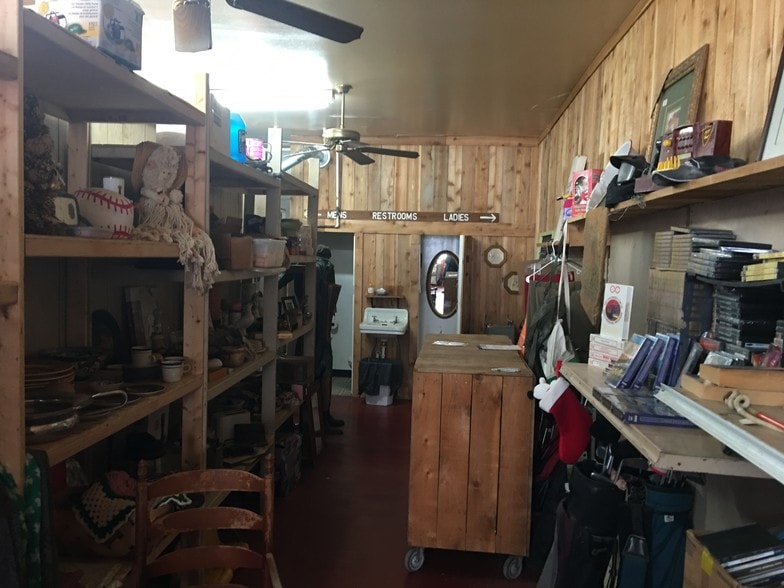 More Photos Of 6033-6079 US Highway 51 N, Millington Service Station For Sale