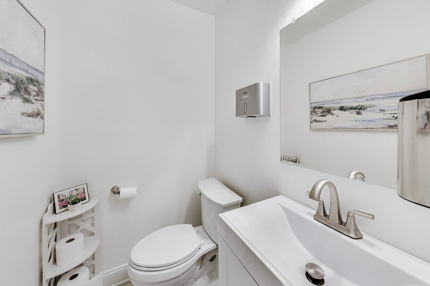 More Photos Of 5520-5532 Hempstead Way, Springfield Office For Sale