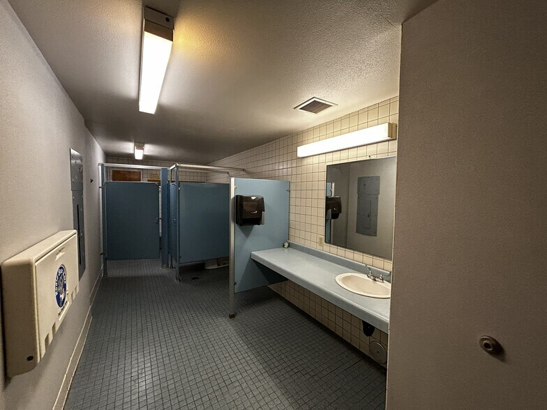 More Photos Of 5520 Topeka Dr, Tarzana Specialty For Sale