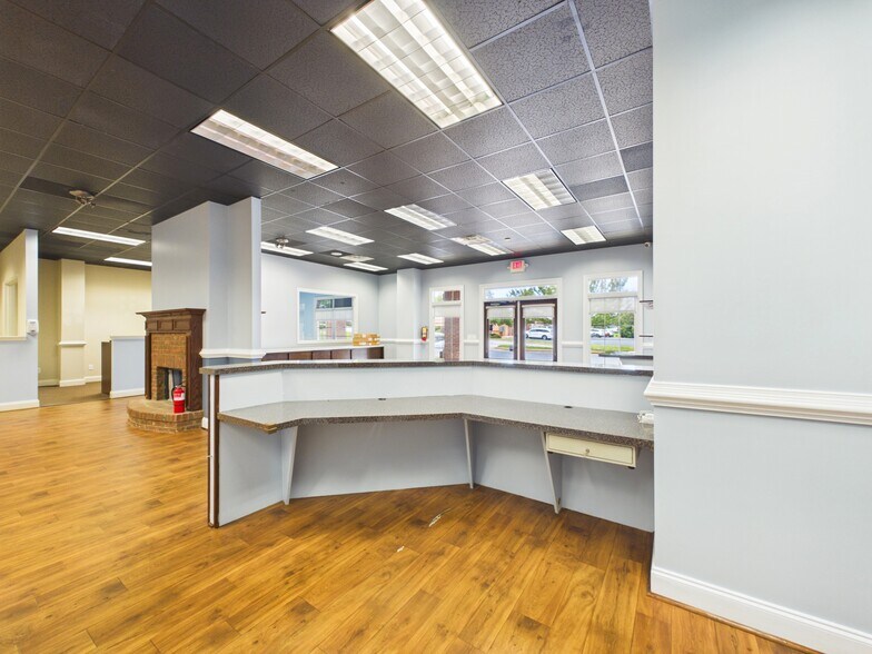 More Photos Of 7559 Kayne Blvd, Columbus Freestanding For Lease