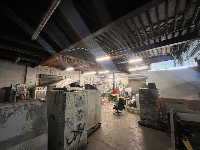 More Photos Of 1157 E 156th St, Bronx Warehouse For Lease