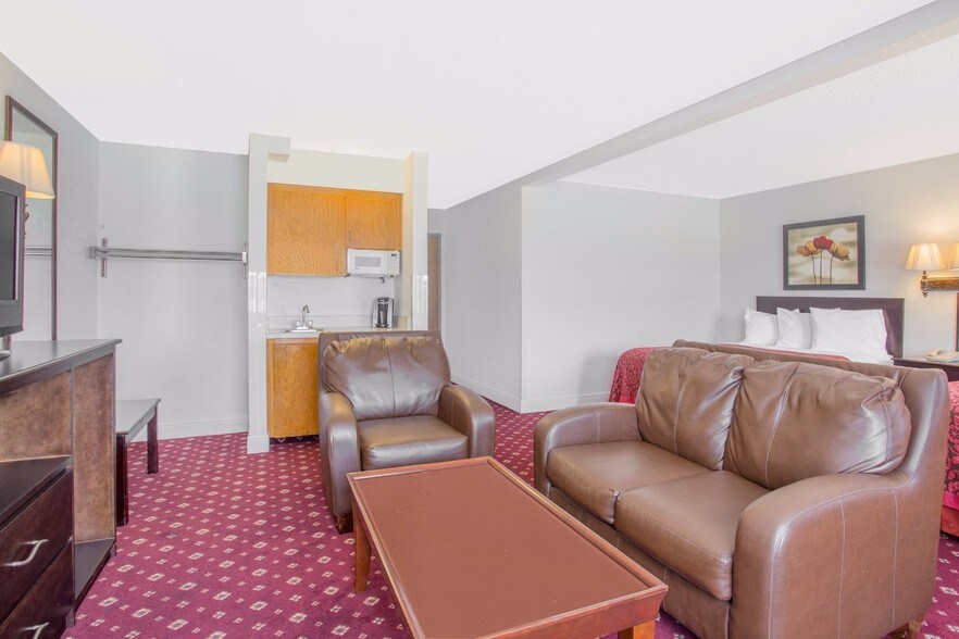 More Photos Of 912 US Highway 65/82 South, Lake Village Hotel For Sale