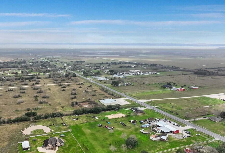 More Photos Of 8800 FM 365 Rd, Beaumont Storefront For Sale