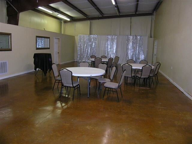 More Photos Of 2930 Springridge Rd, Raymond Freestanding For Lease