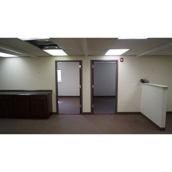 More Photos Of 900 N Lehigh St, Baltimore Light Distribution For Lease