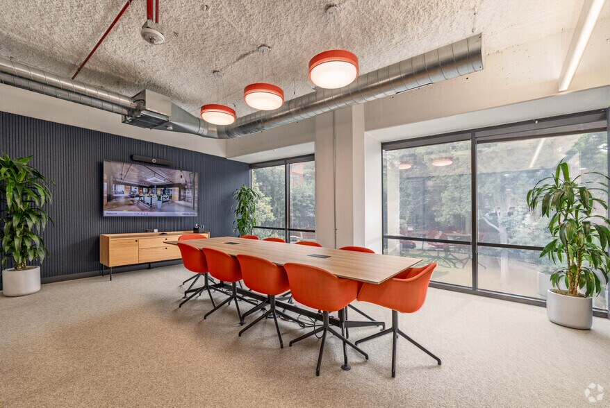 More Photos Of 50 Francisco St, San Francisco Coworking Space