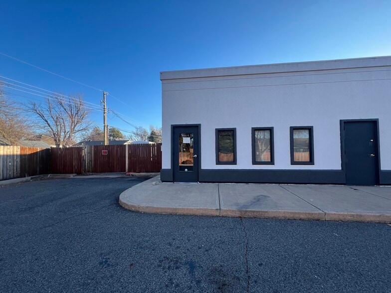 More Photos Of 405 W 2nd St, Edmond Office For Lease