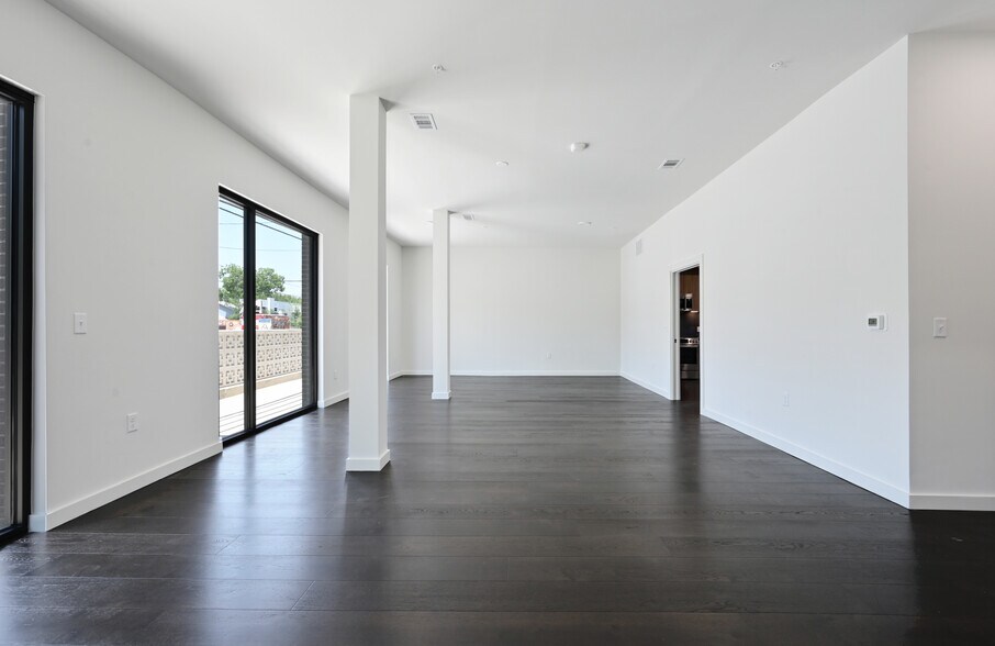 More Photos Of 2209 S First St, Austin Apartments For Sale