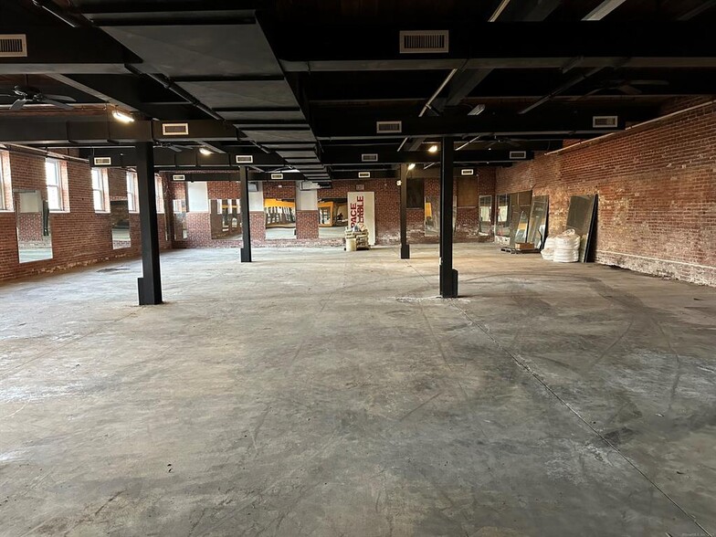 More Photos Of 444 Hartford Pike, Dayville Freestanding For Sale