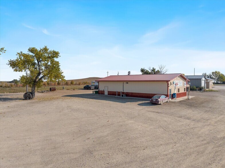 More Photos Of 17500 Hwy 34, Enning Storefront For Sale