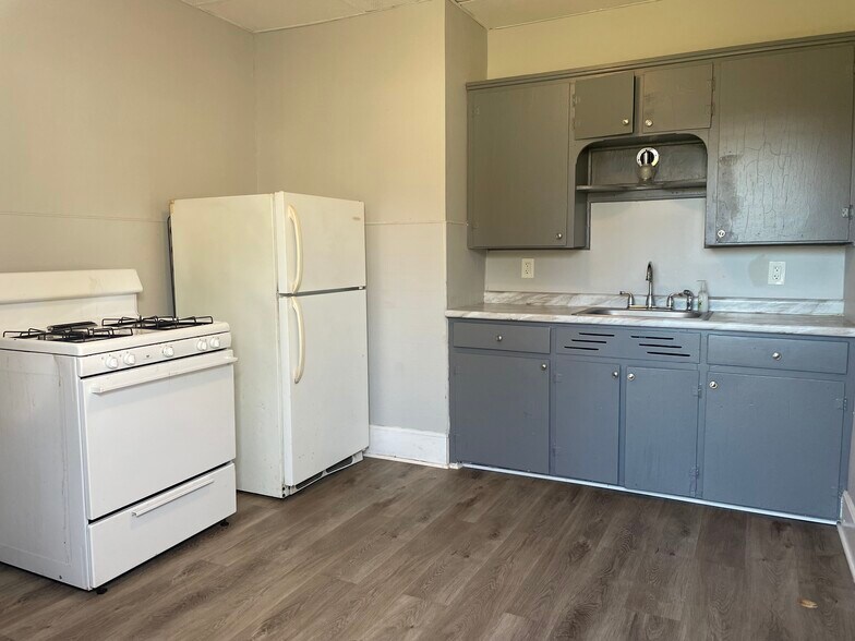 More Photos Of 1225 Vincennes St, New Albany Apartments For Sale