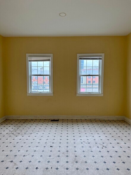 More Photos Of 29 E Cross St, Baltimore Storefront Retail Office For Sale