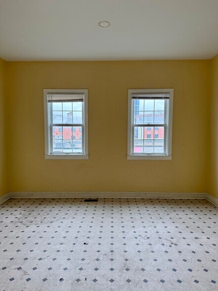More Photos Of 29 E Cross St, Baltimore Storefront Retail Office For Sale