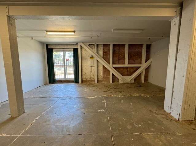 More Photos Of 6 Petaluma Blvd N, Petaluma General Retail For Lease