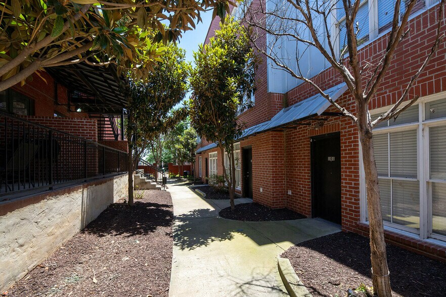 More Photos Of , Memphis Multifamily For Sale