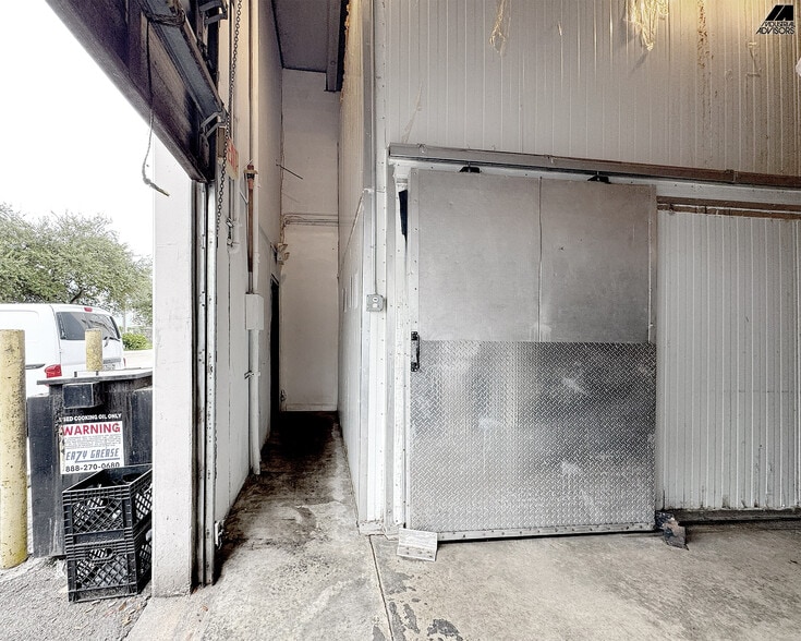 More Photos Of 4960 NW 165th St, Miami Warehouse For Sale