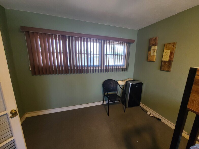 More Photos Of 1310 S Maryland Pky, Las Vegas Office For Sale