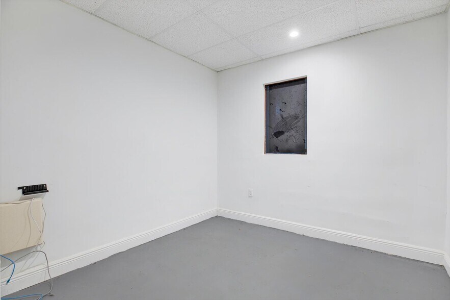 More Photos Of 12425 N Florida Ave, Tampa Medical For Sale