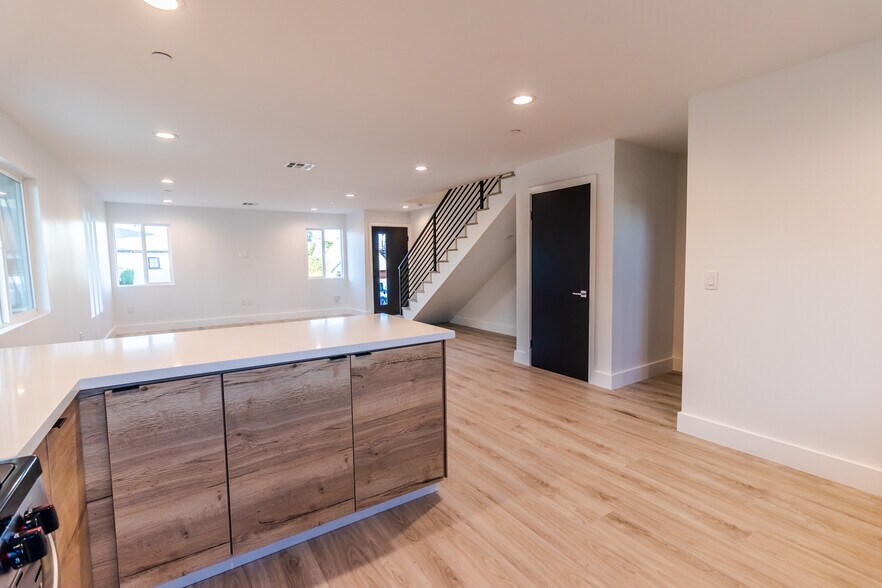 More Photos Of 5014 Pickford St, Los Angeles Apartments For Sale