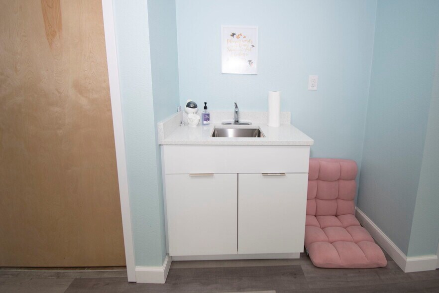 More Photos Of 4535 Tamiami Trl, Port Charlotte Office For Lease