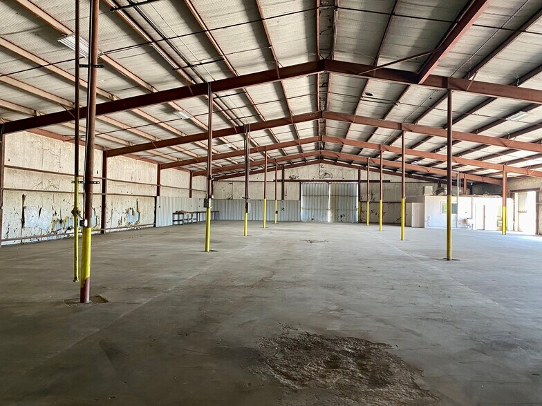 More Photos Of 1401 E Highway 82, Gainesville Industrial For Lease