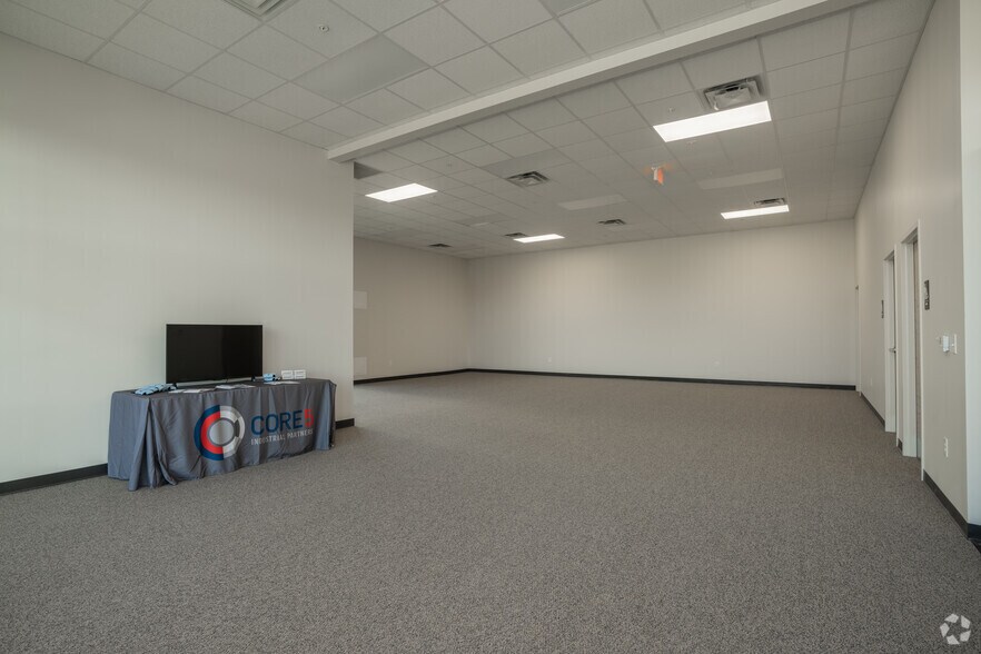 More Photos Of 151 Logistics Pky NE, White Distribution For Lease