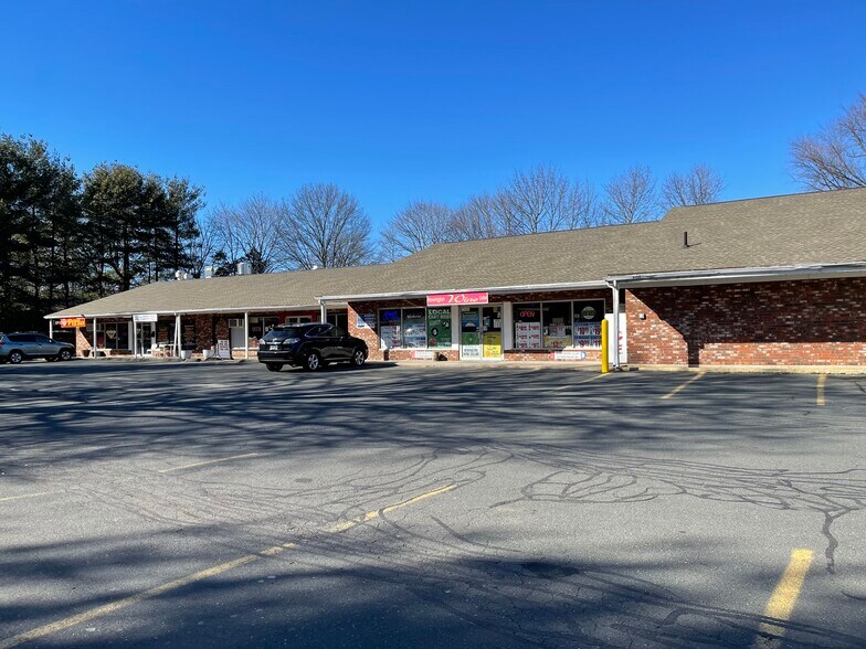 More Photos Of 337 Willard Ave, Newington Freestanding For Lease