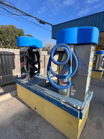 More Photos Of 952 S Commercial St, Aransas Pass Carwash For Sale